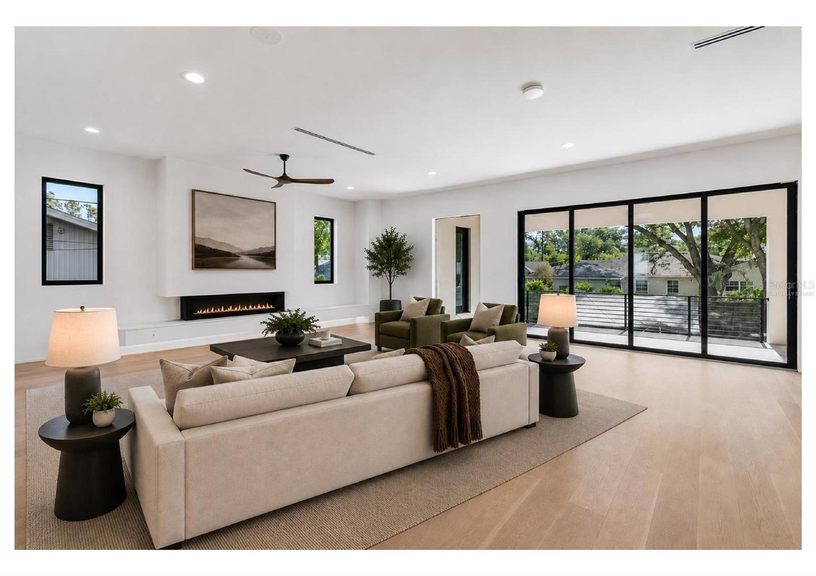 206 S TREASURE DR — photo 3