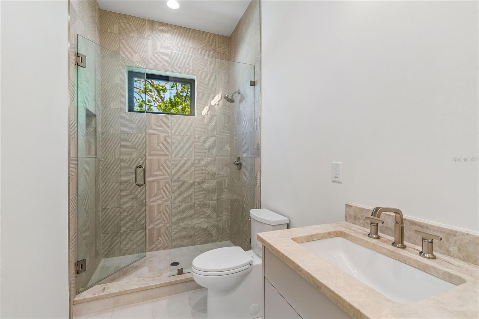 206 S TREASURE DR — photo 49