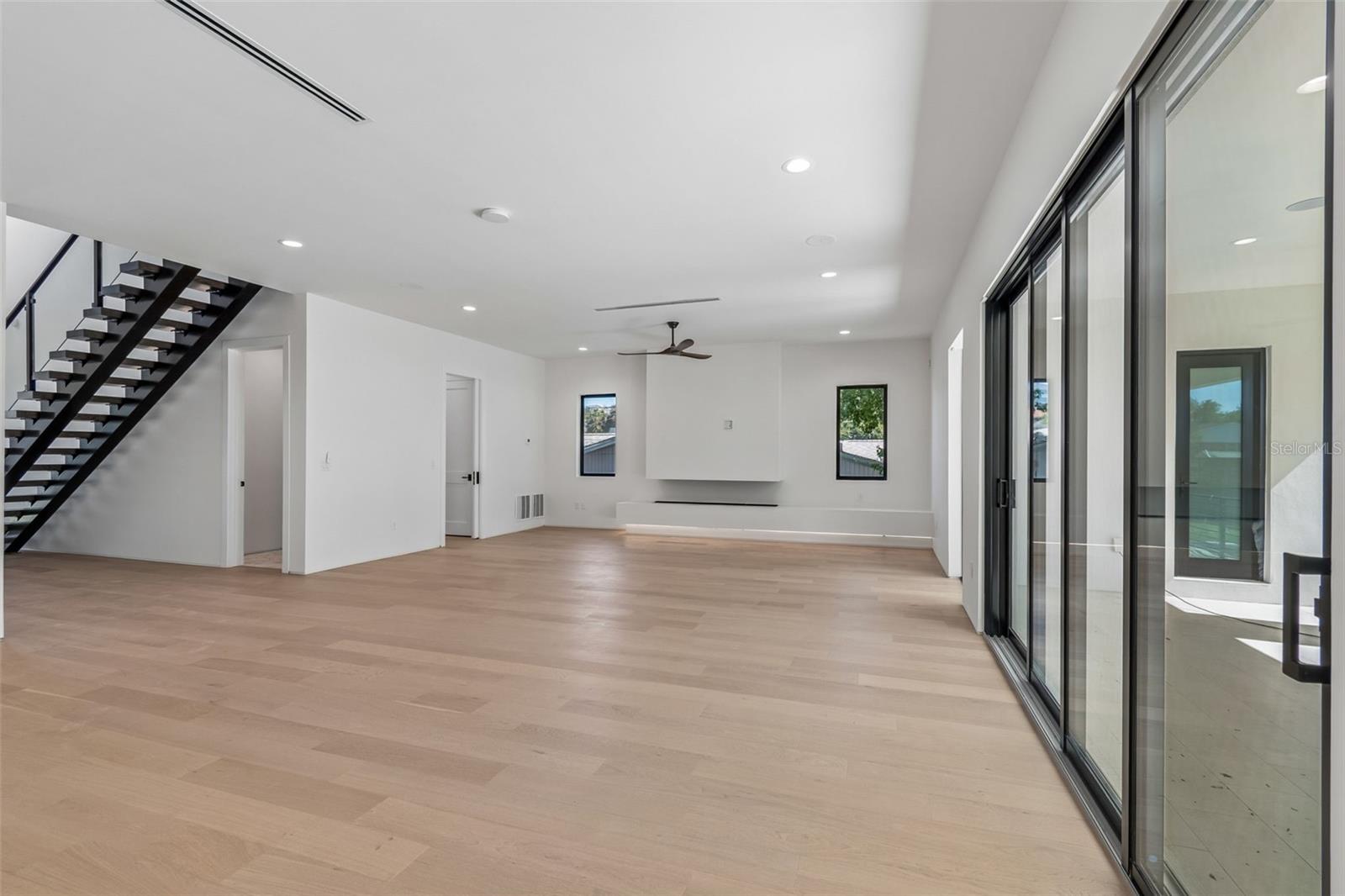 206 S TREASURE DR — photo 14