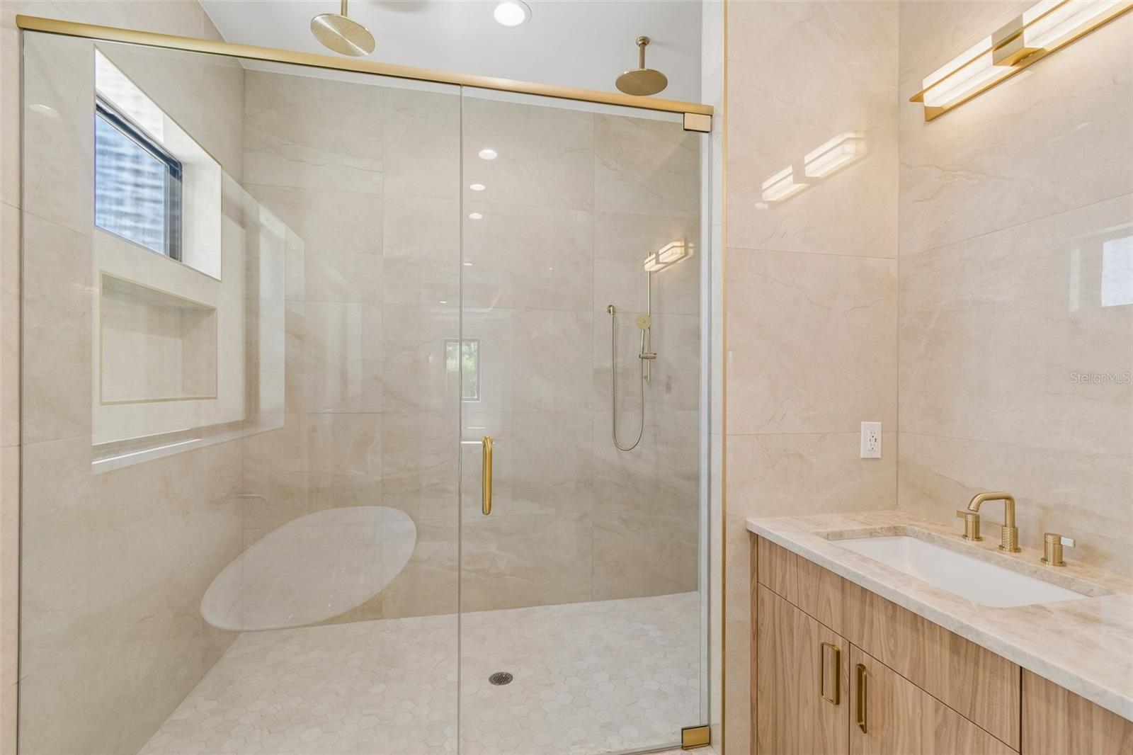 206 S TREASURE DR — photo 42