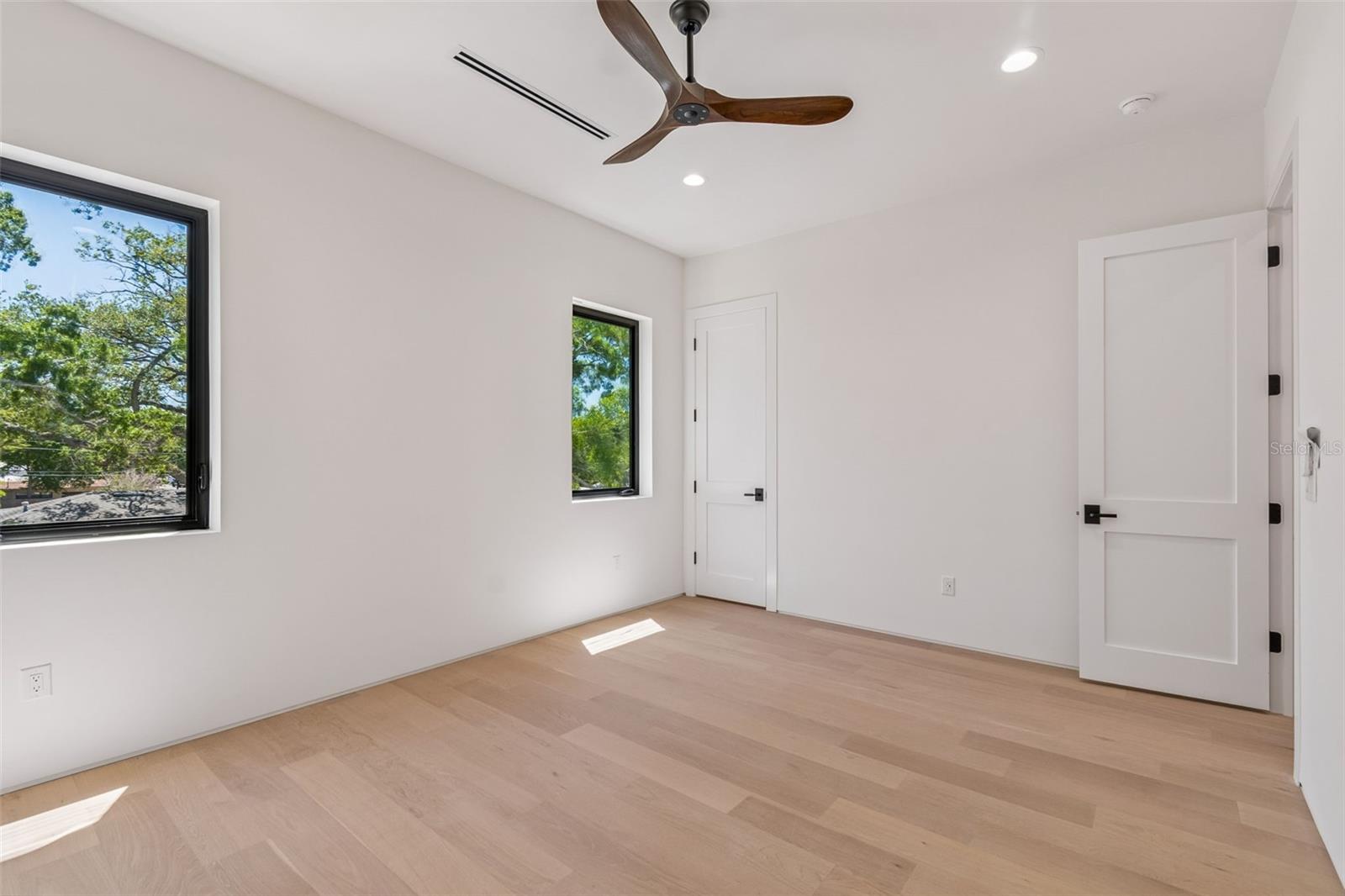 206 S TREASURE DR — photo 47