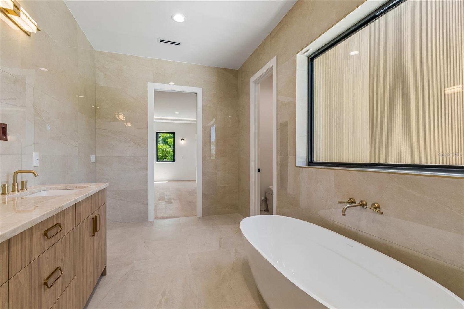 206 S TREASURE DR — photo 45