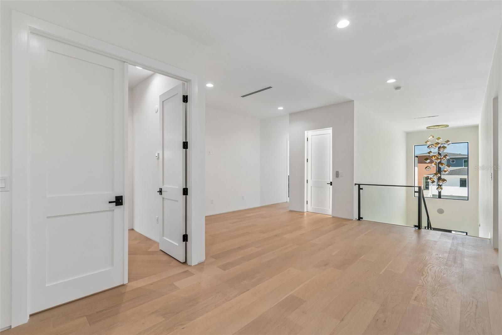 206 S TREASURE DR — photo 34