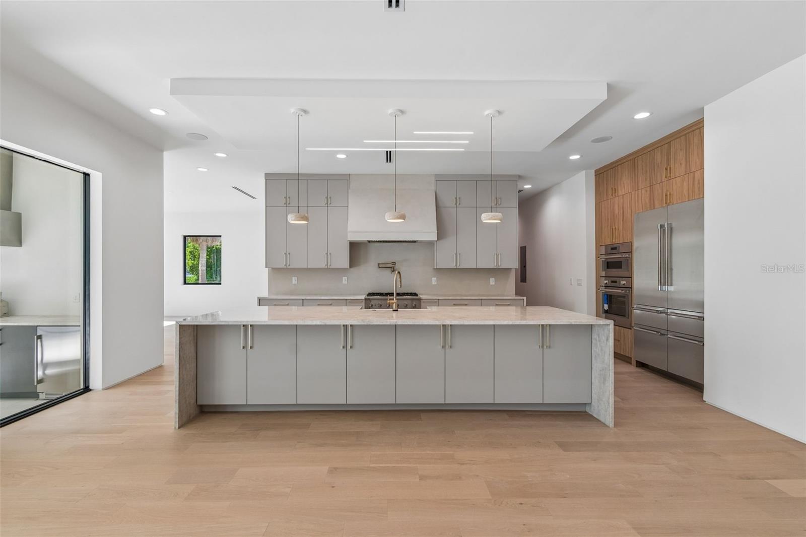 206 S TREASURE DR — photo 11