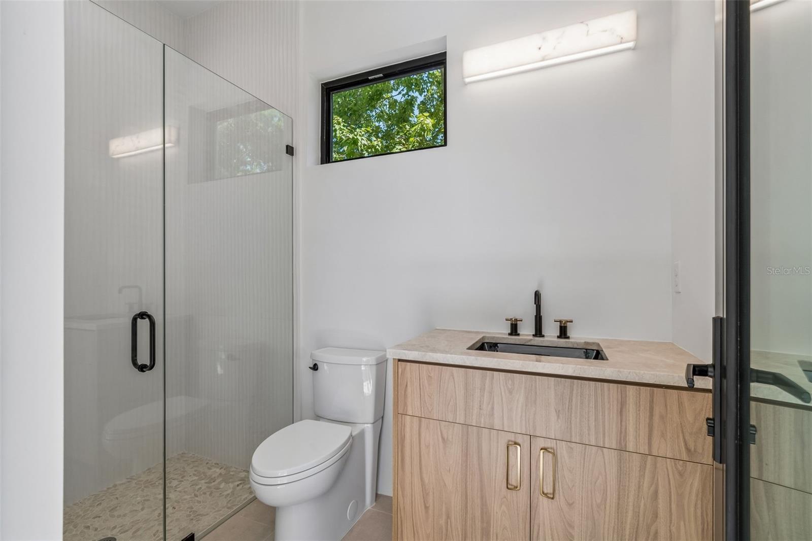 206 S TREASURE DR — photo 28