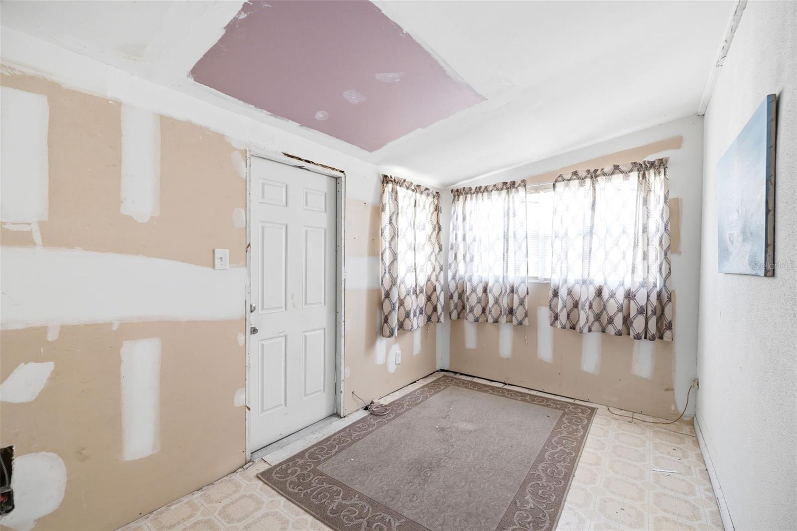 531 ATHENS ST — photo 34