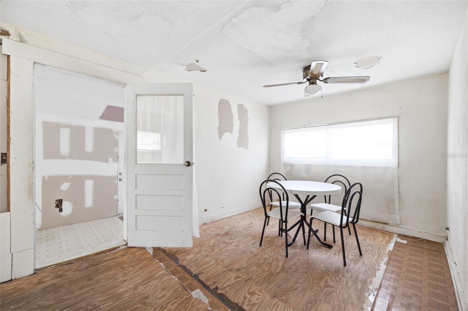531 ATHENS ST — photo 36