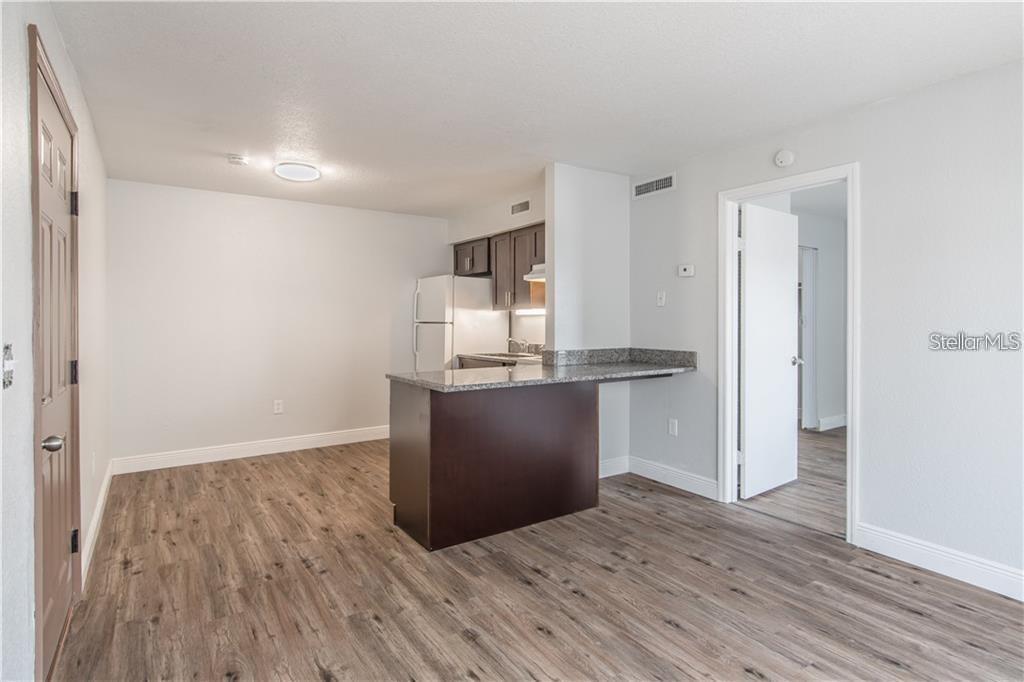9013 WESTCHESTER CIR #29 APT E — photo 2