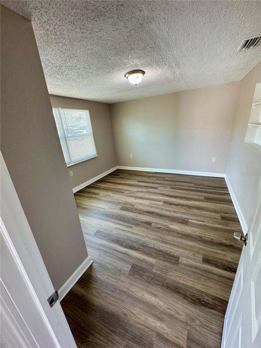 6135 SEABREEZE DR — photo 16