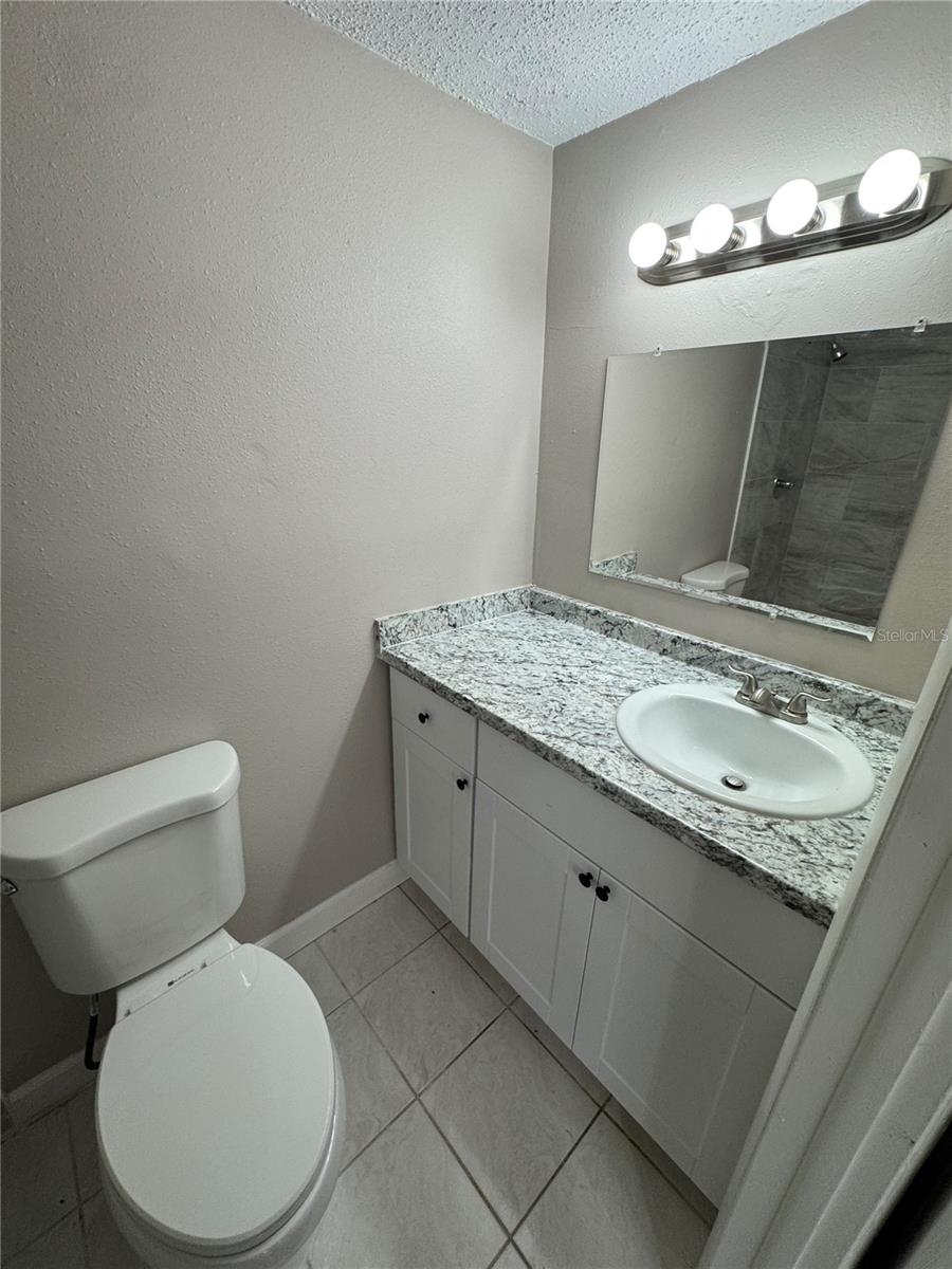 6135 SEABREEZE DR — photo 11