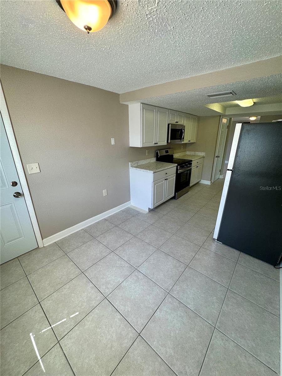 6135 SEABREEZE DR — photo 7
