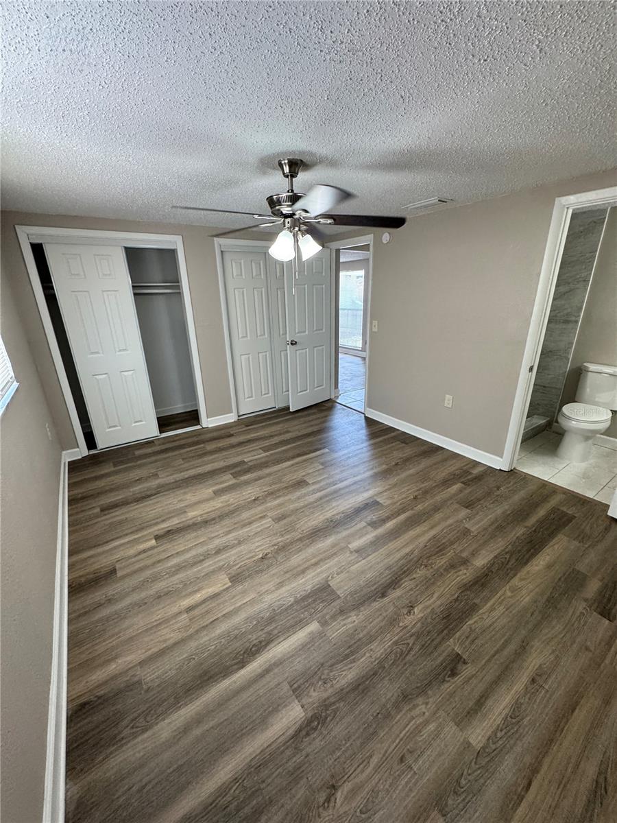 6135 SEABREEZE DR — photo 9