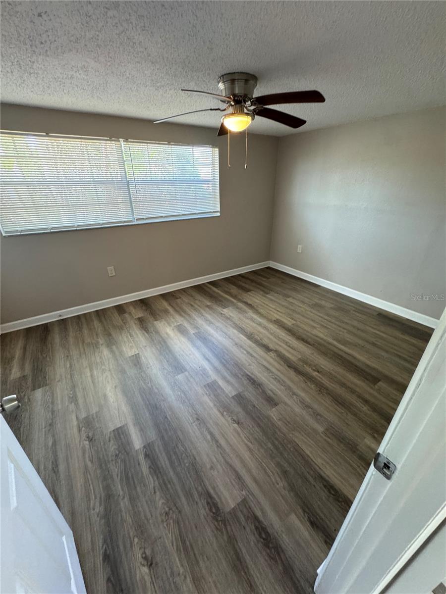 6135 SEABREEZE DR — photo 12