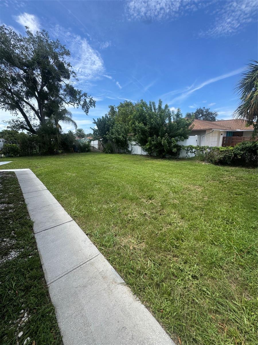 6135 SEABREEZE DR — photo 19