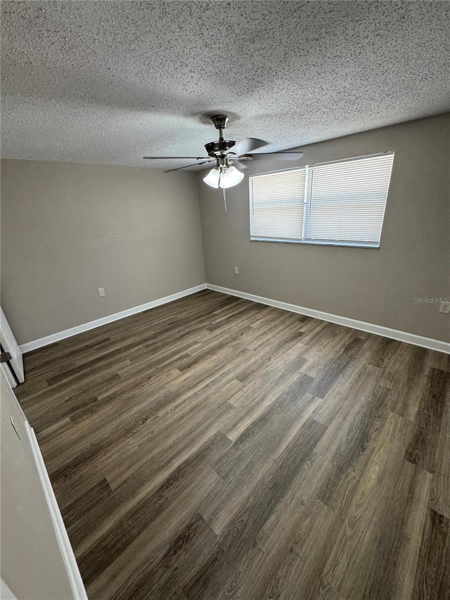 6135 SEABREEZE DR — photo 15