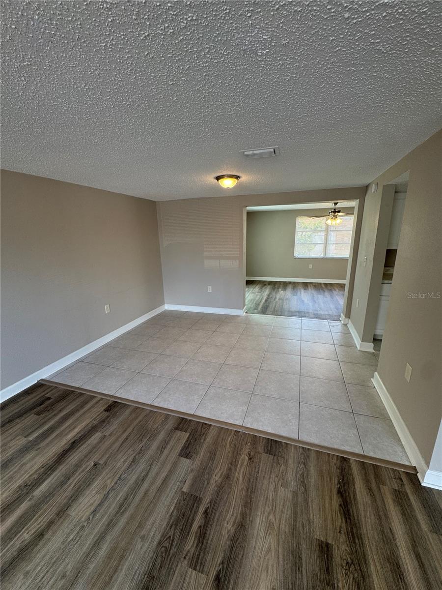 6135 SEABREEZE DR — photo 5