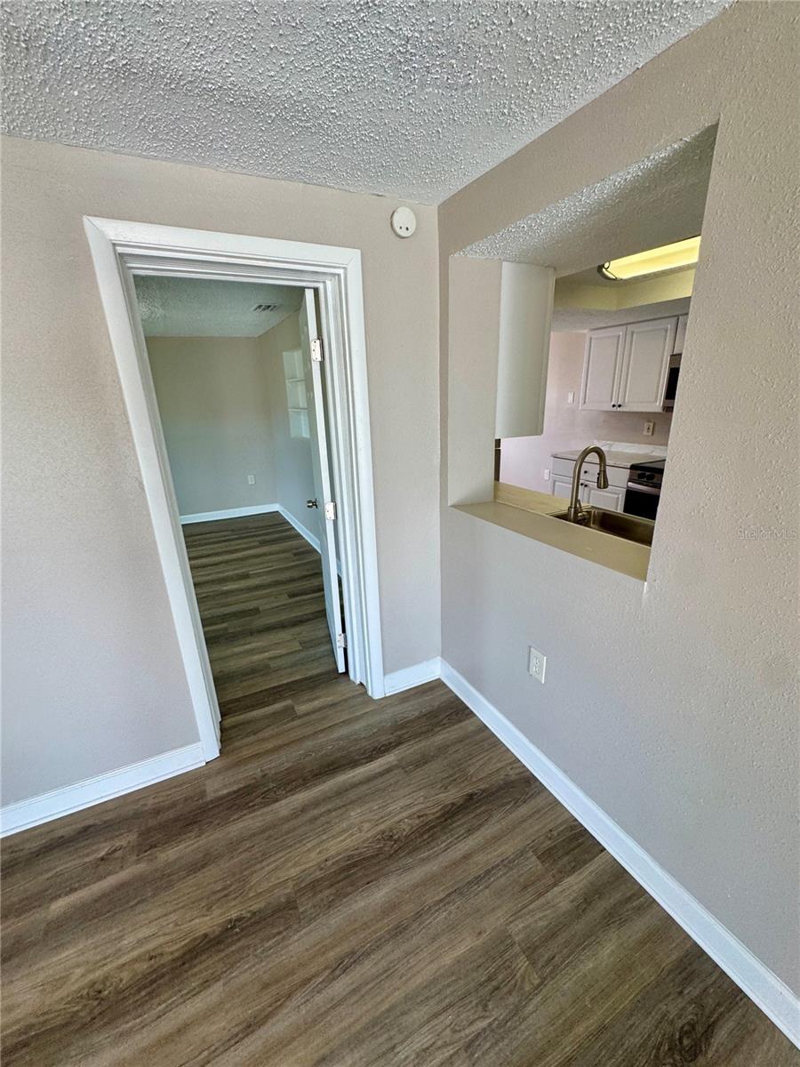 6135 SEABREEZE DR — photo 18