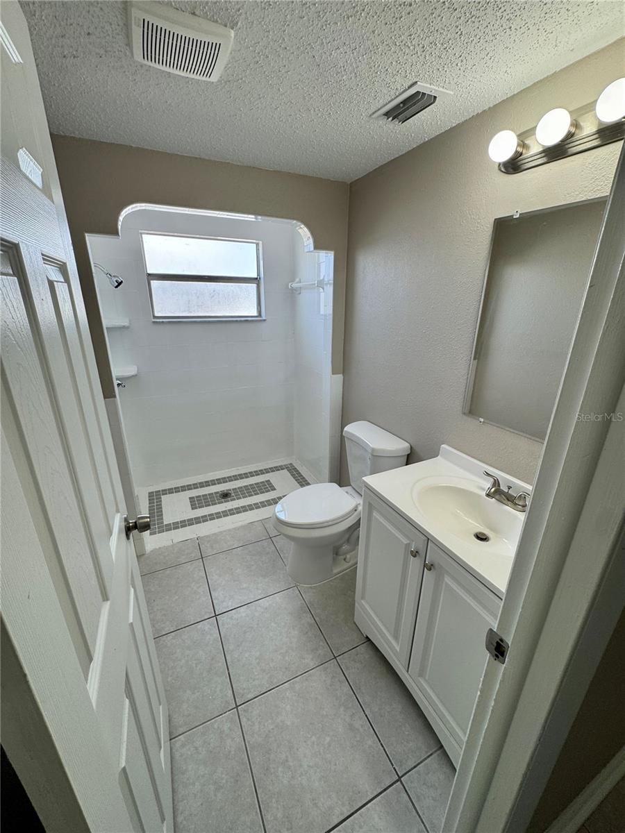 6135 SEABREEZE DR — photo 14
