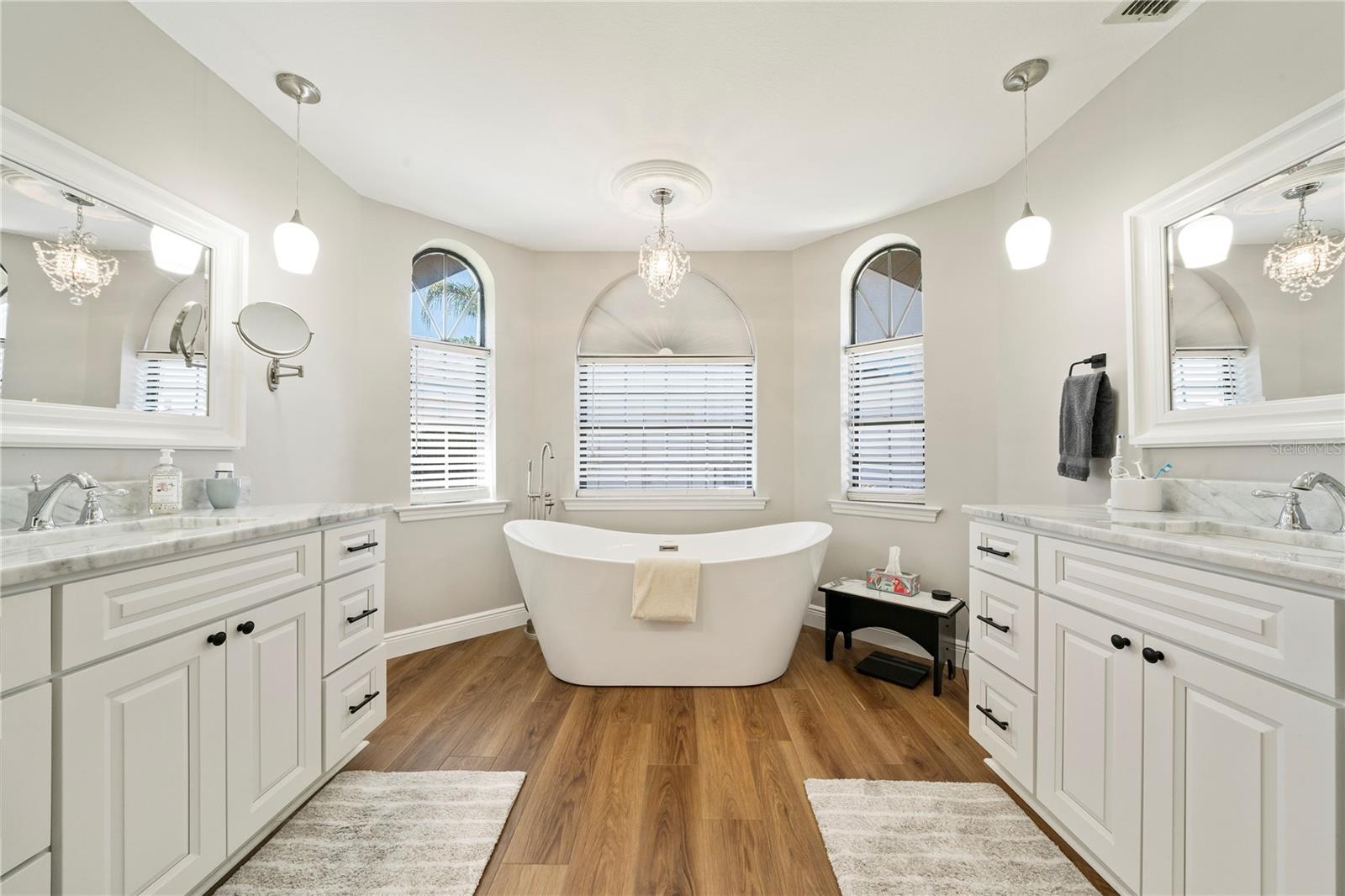 6219 HUNTINGTON DR — photo 12