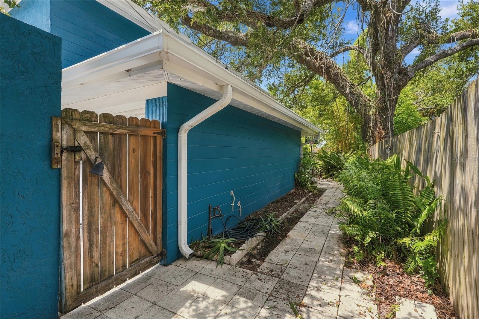 4720 WELCH CSWY — photo 40