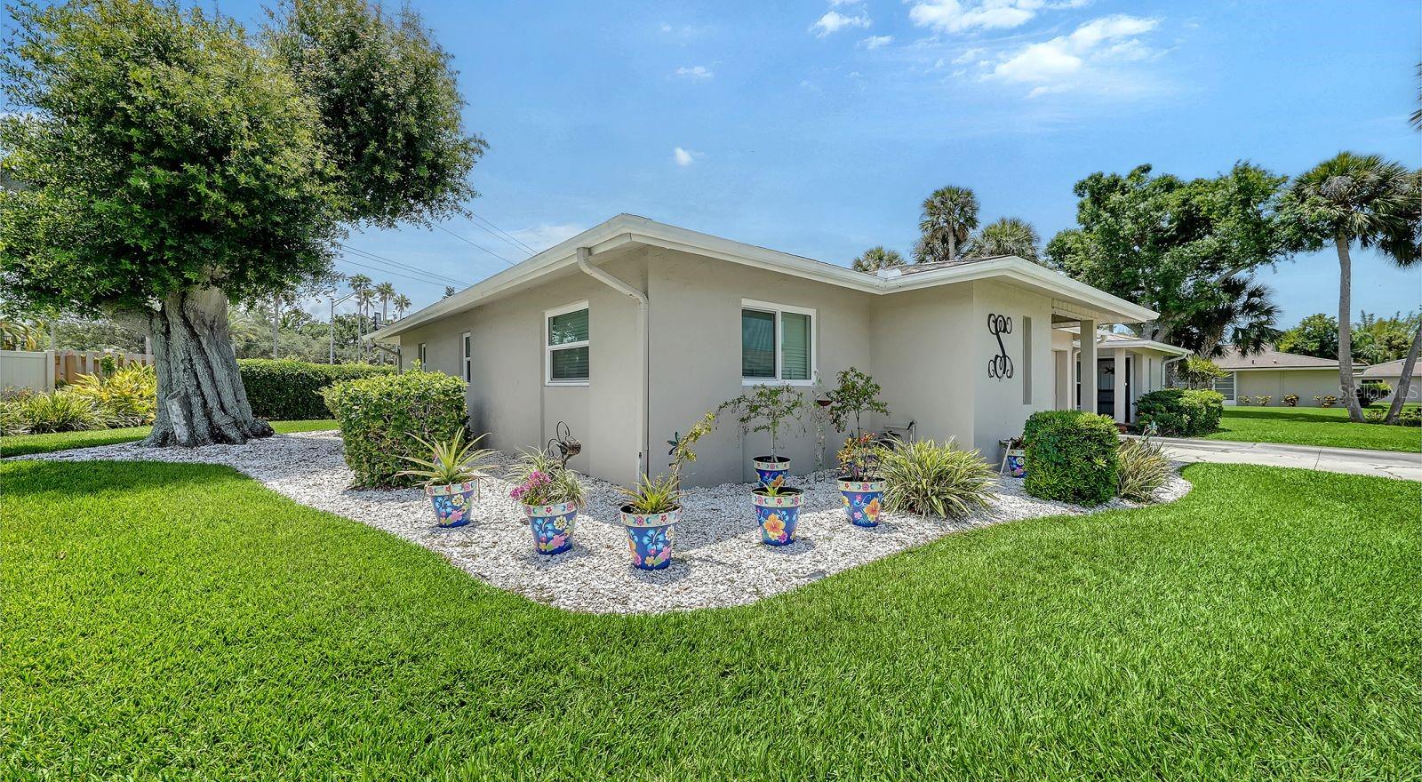 2902 CAPTIVA GARDENS DR #3 — photo 37