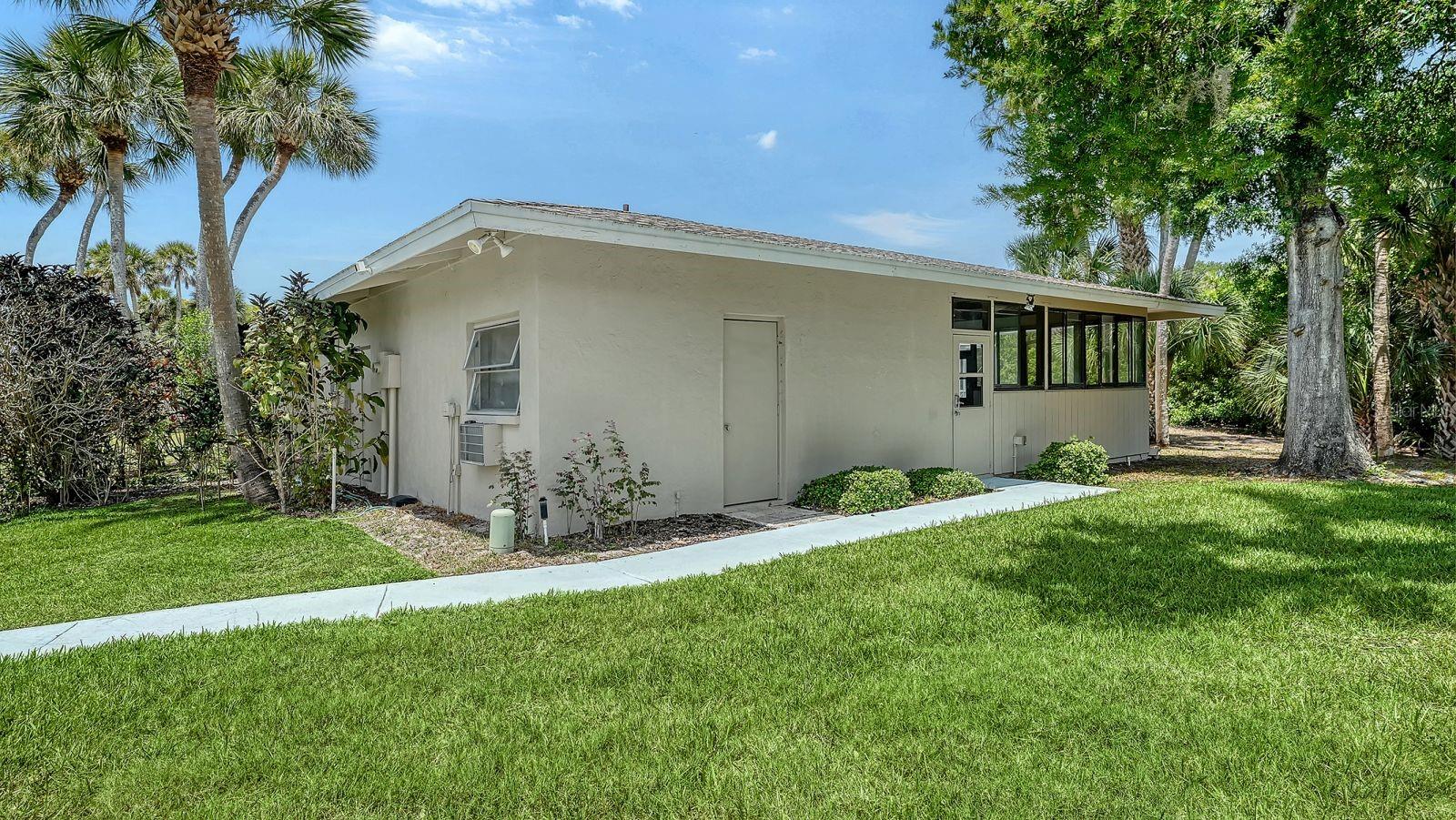 2902 CAPTIVA GARDENS DR #3 — photo 41