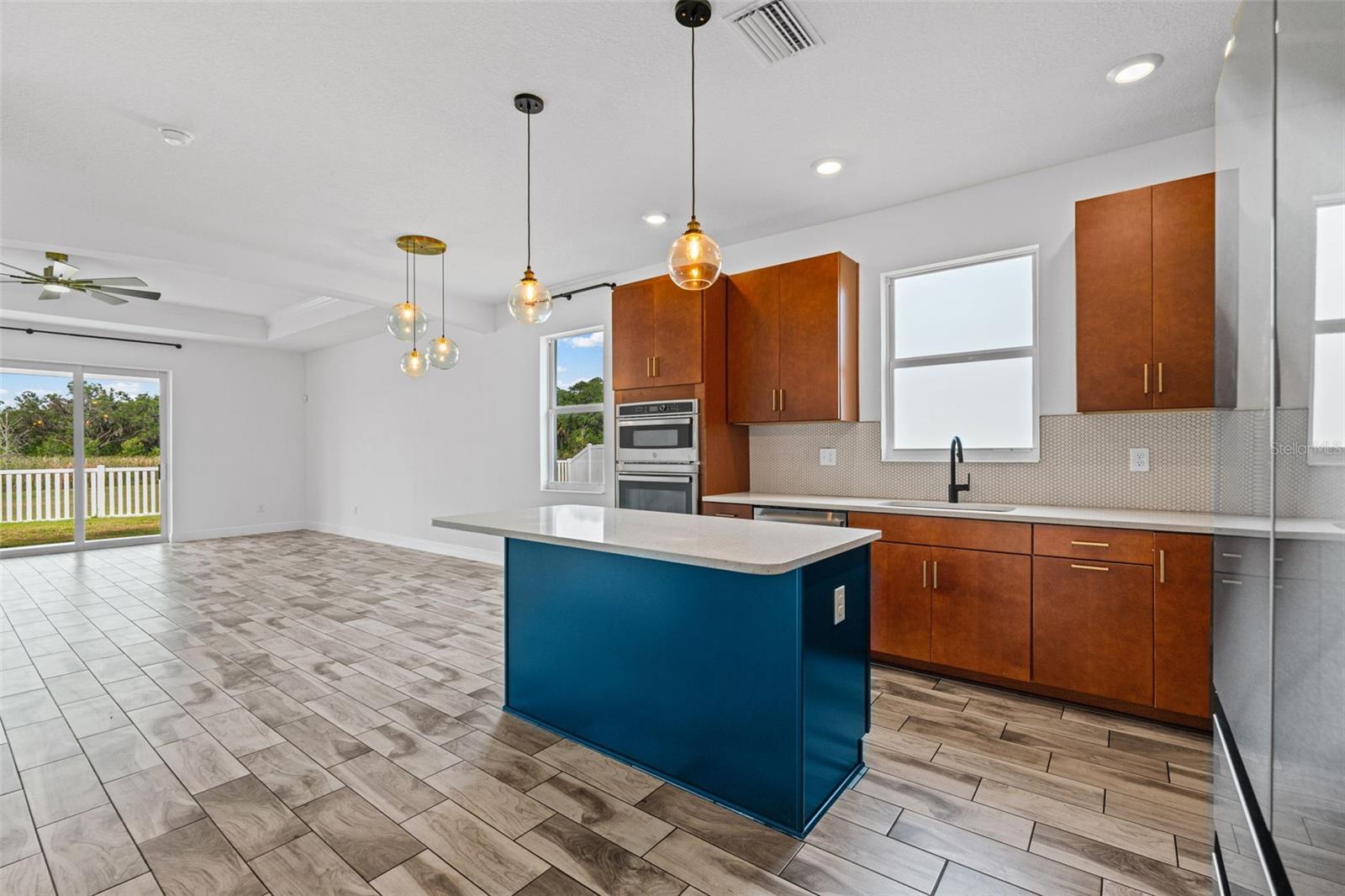 8093 TEA OLIVE TER — photo 15