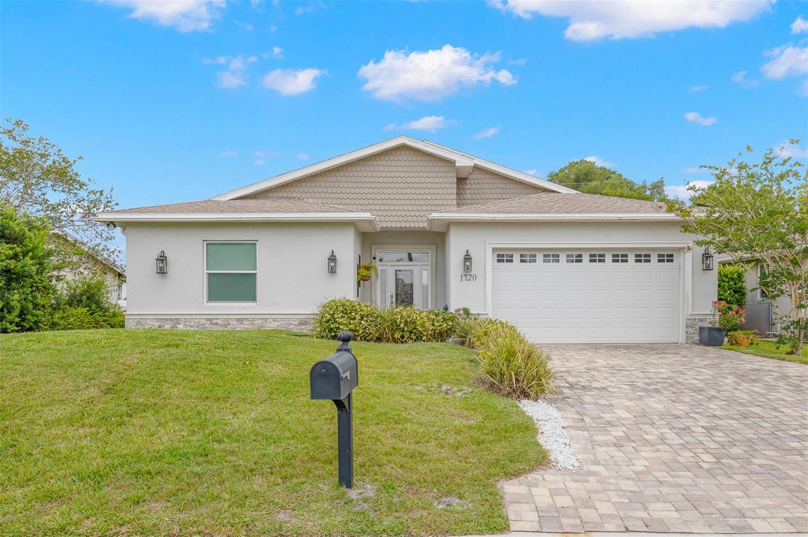 1720 VERDE DR — photo 35