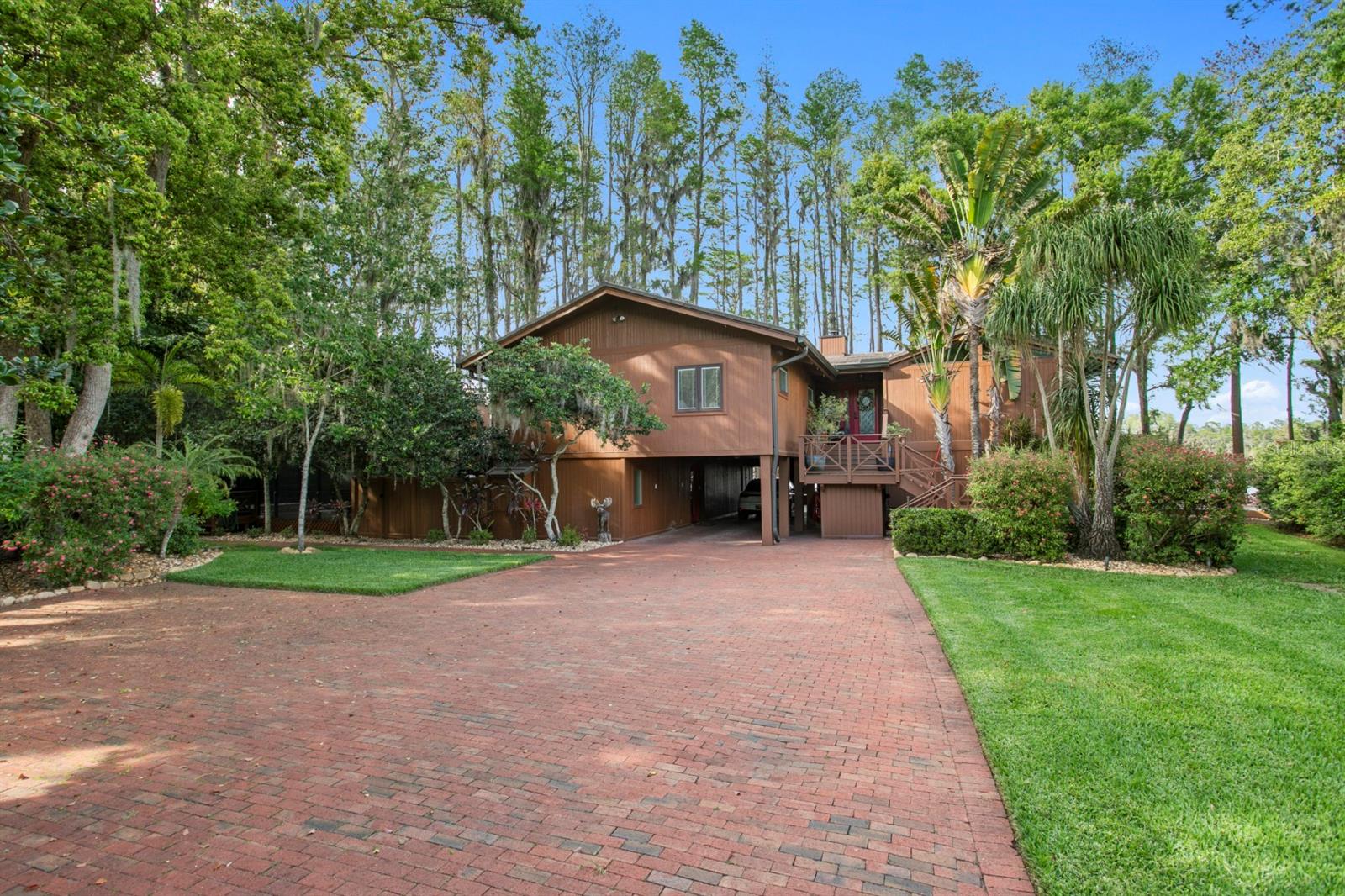 8817 ROBERTS RD — photo 2