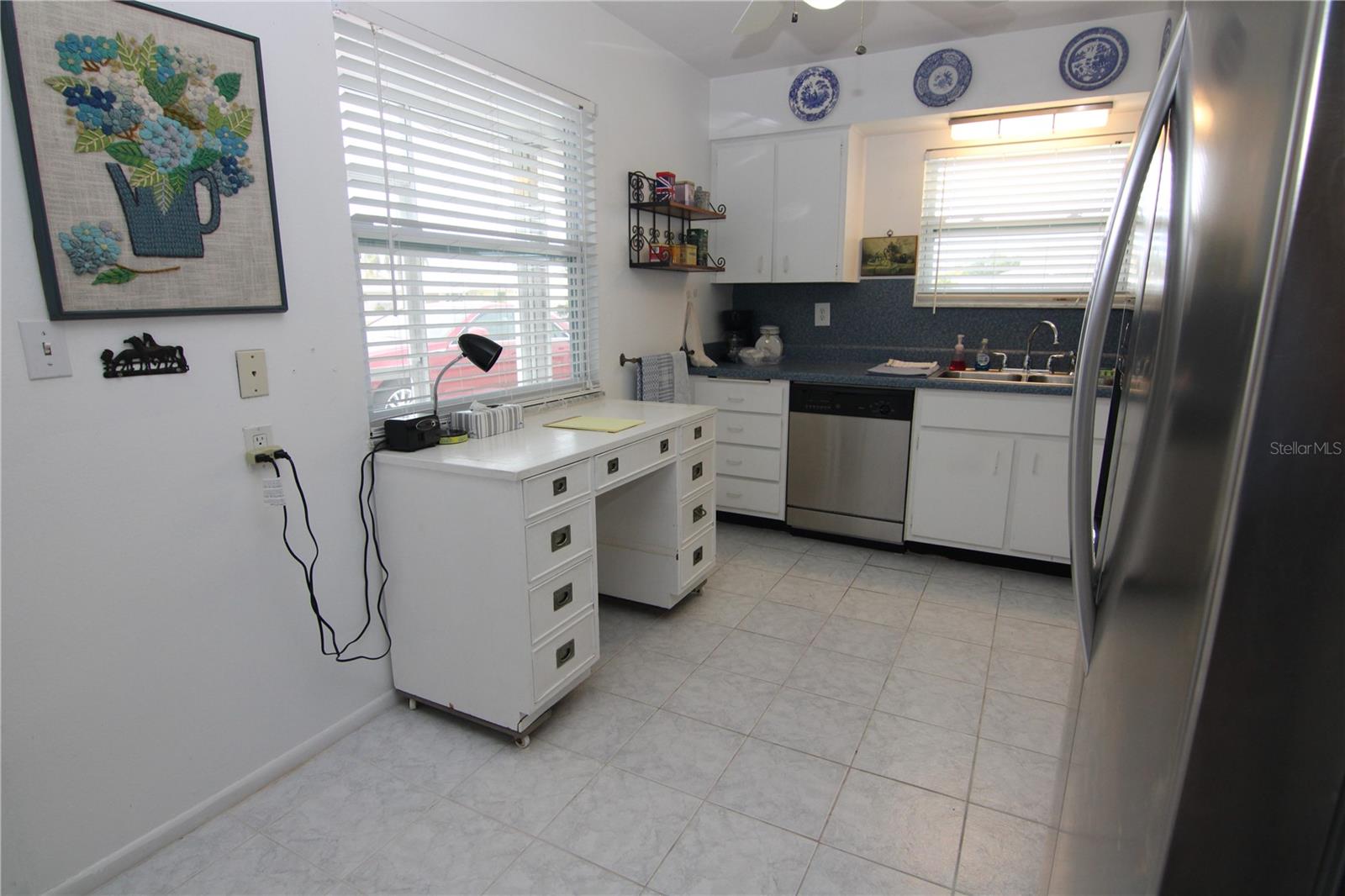 810 OAKMONT AVE — photo 8