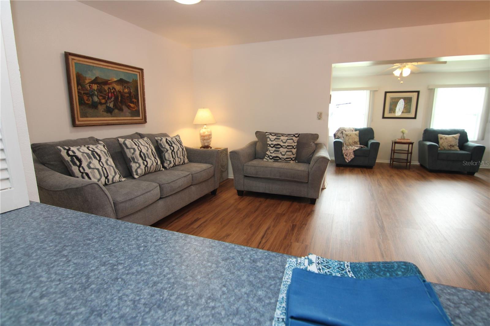 810 OAKMONT AVE — photo 9