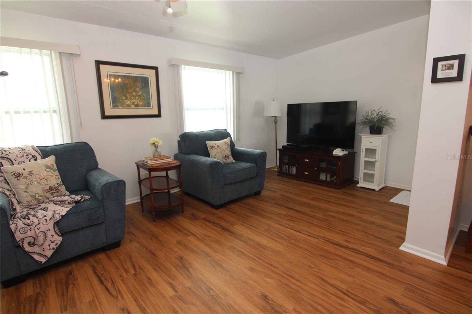 810 OAKMONT AVE — photo 4