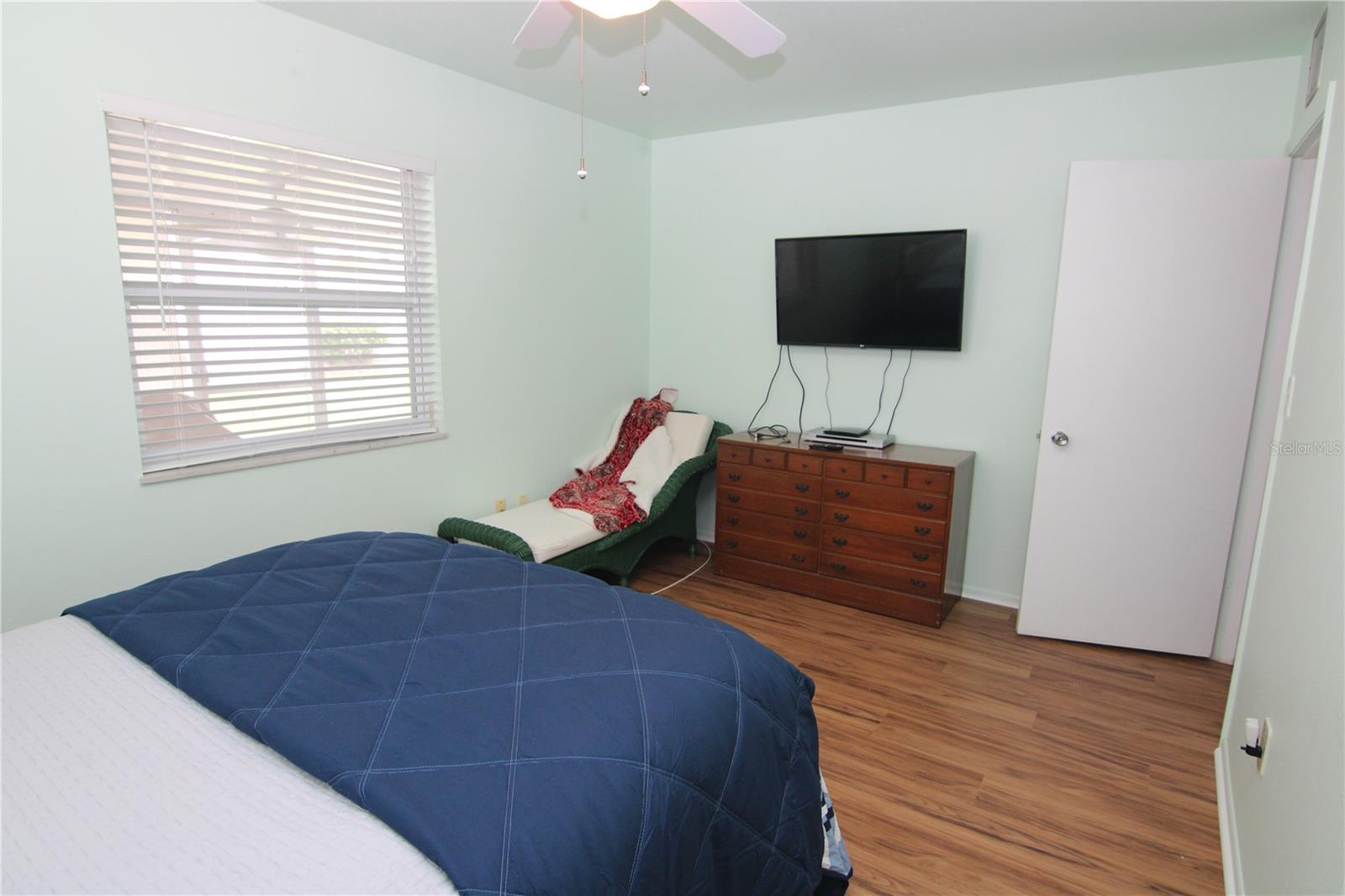 810 OAKMONT AVE — photo 15
