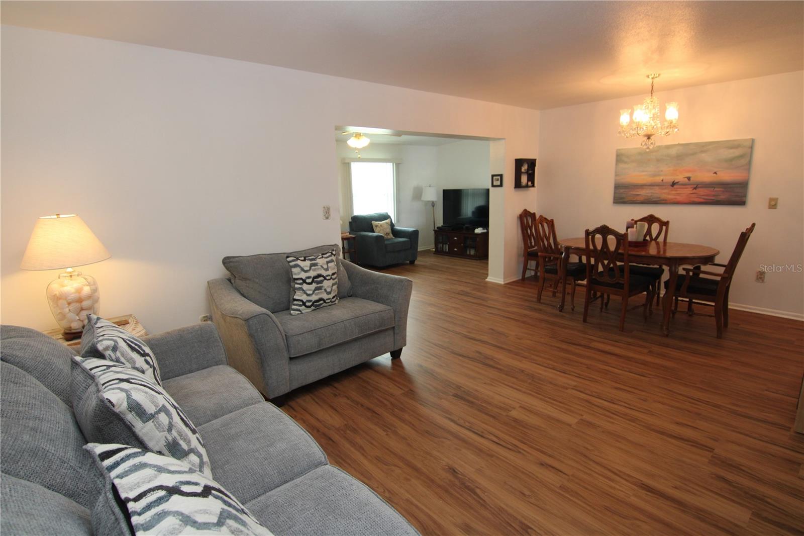 810 OAKMONT AVE — photo 3