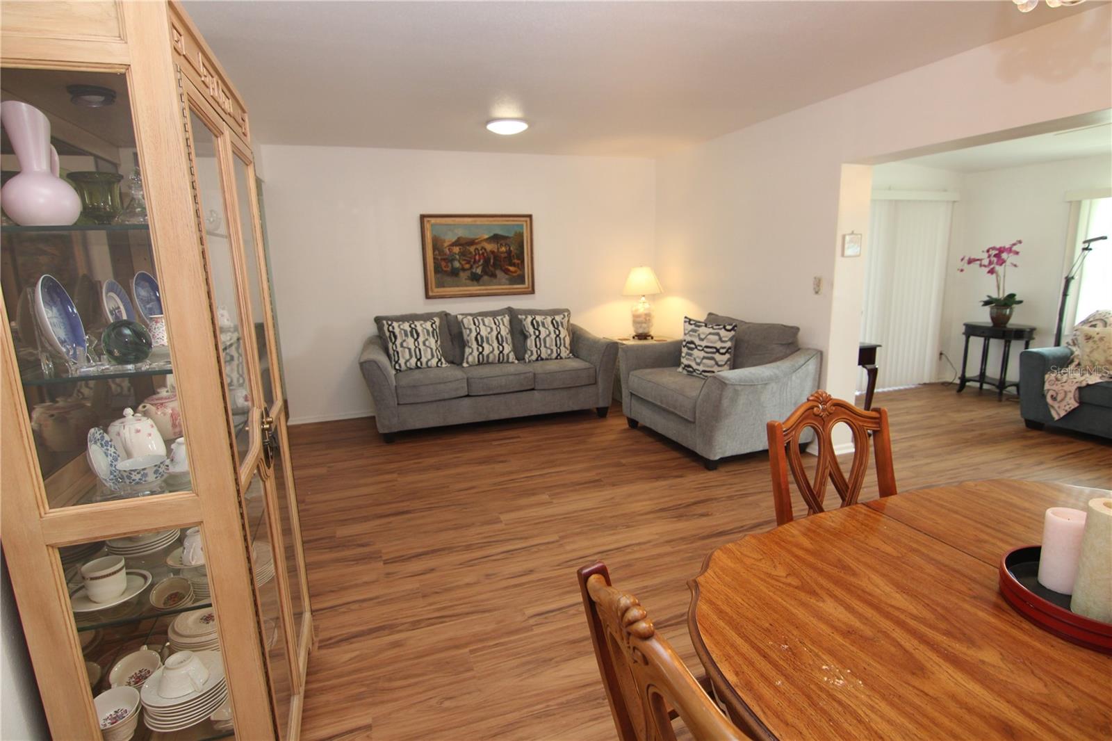 810 OAKMONT AVE — photo 2