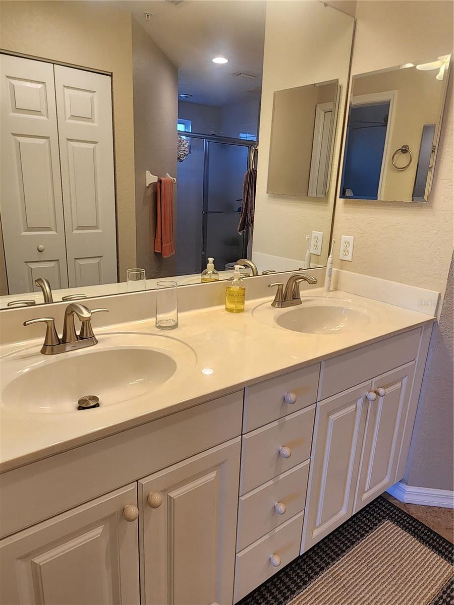 7224 CEDAR HOLLOW CIR — photo 10