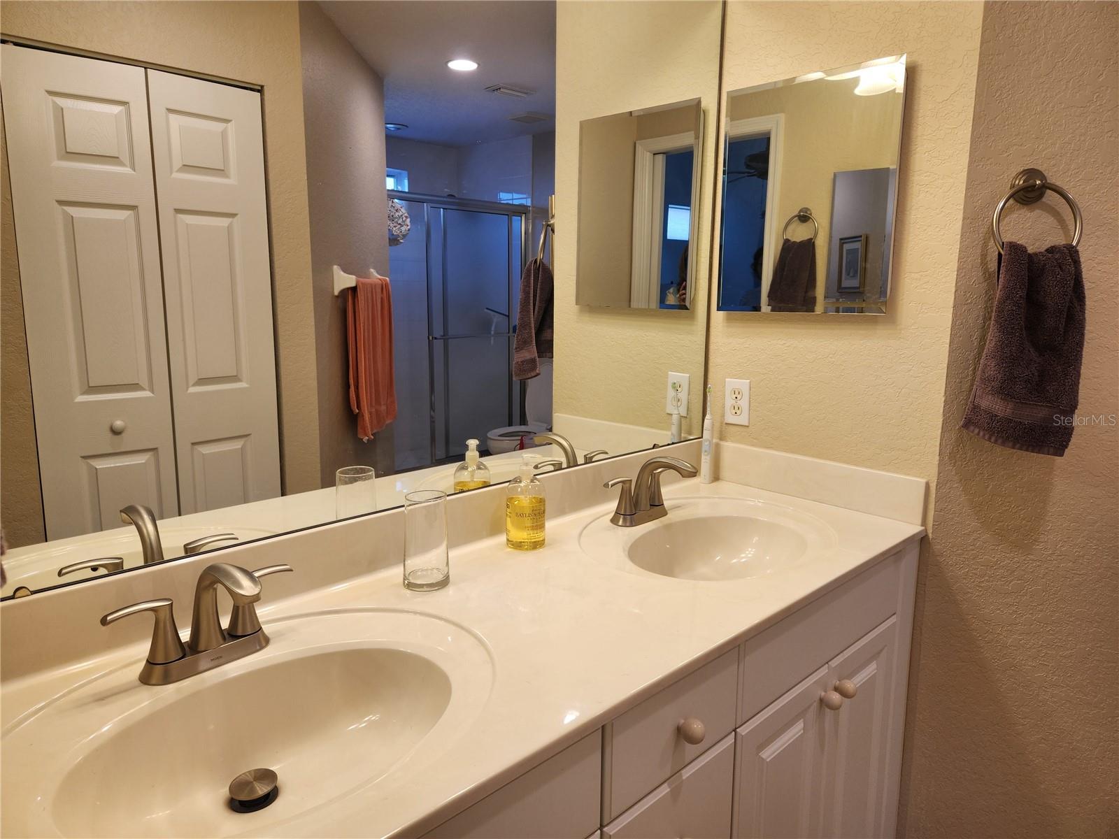 7224 CEDAR HOLLOW CIR — photo 9