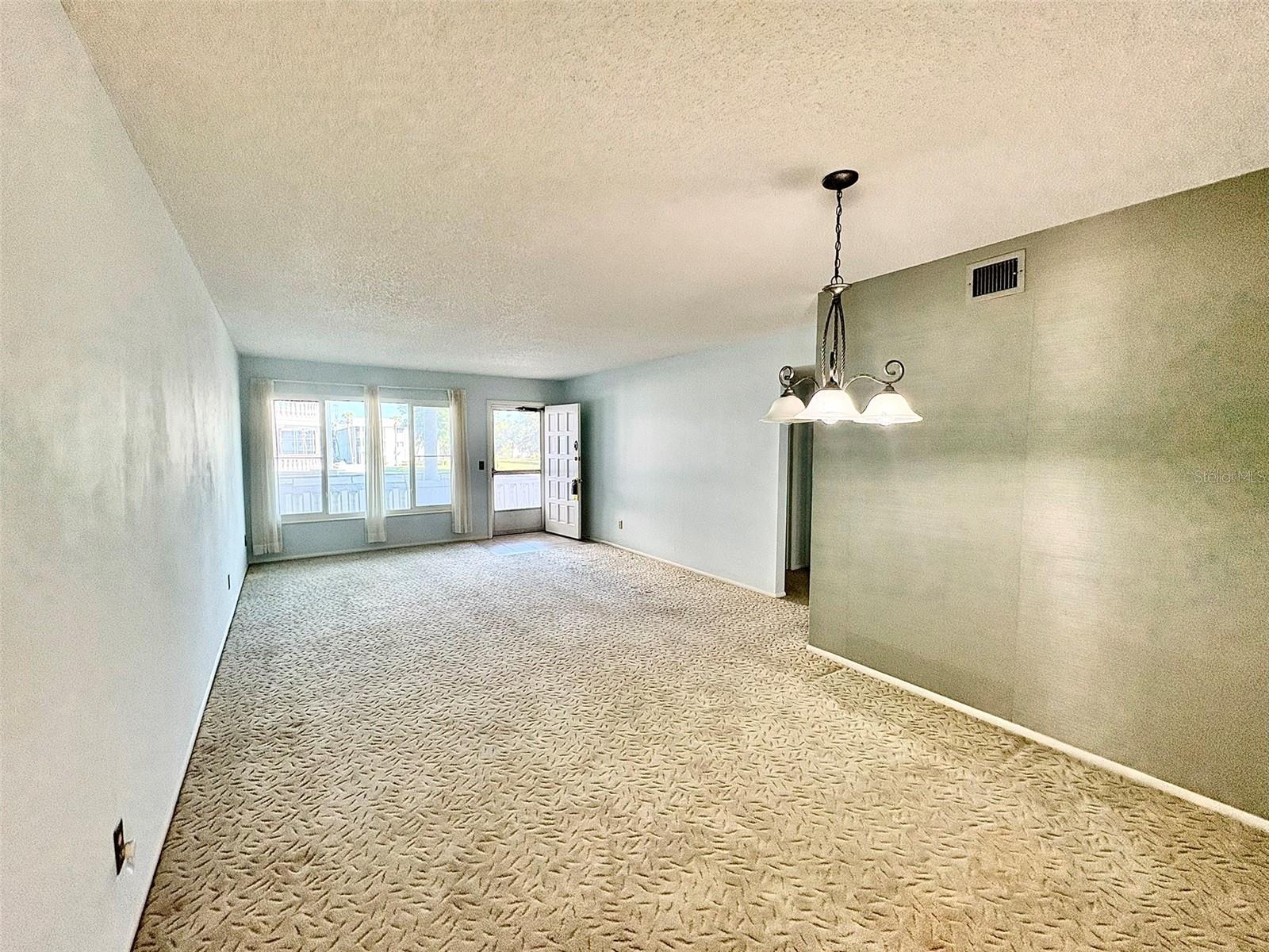 2428 COLUMBIA DR #36 — photo 8