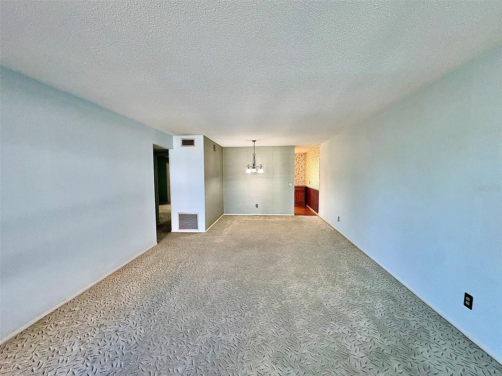 2428 COLUMBIA DR #36 — photo 6