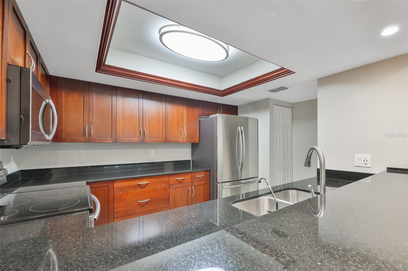 606 S GLEN AVE #10 — photo 5