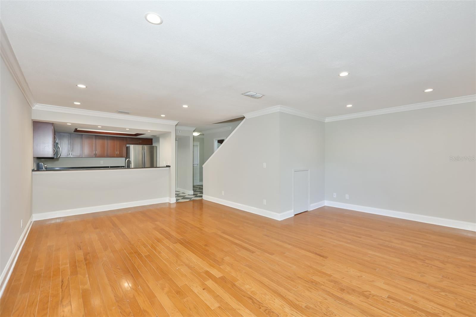 606 S GLEN AVE #10 — photo 15