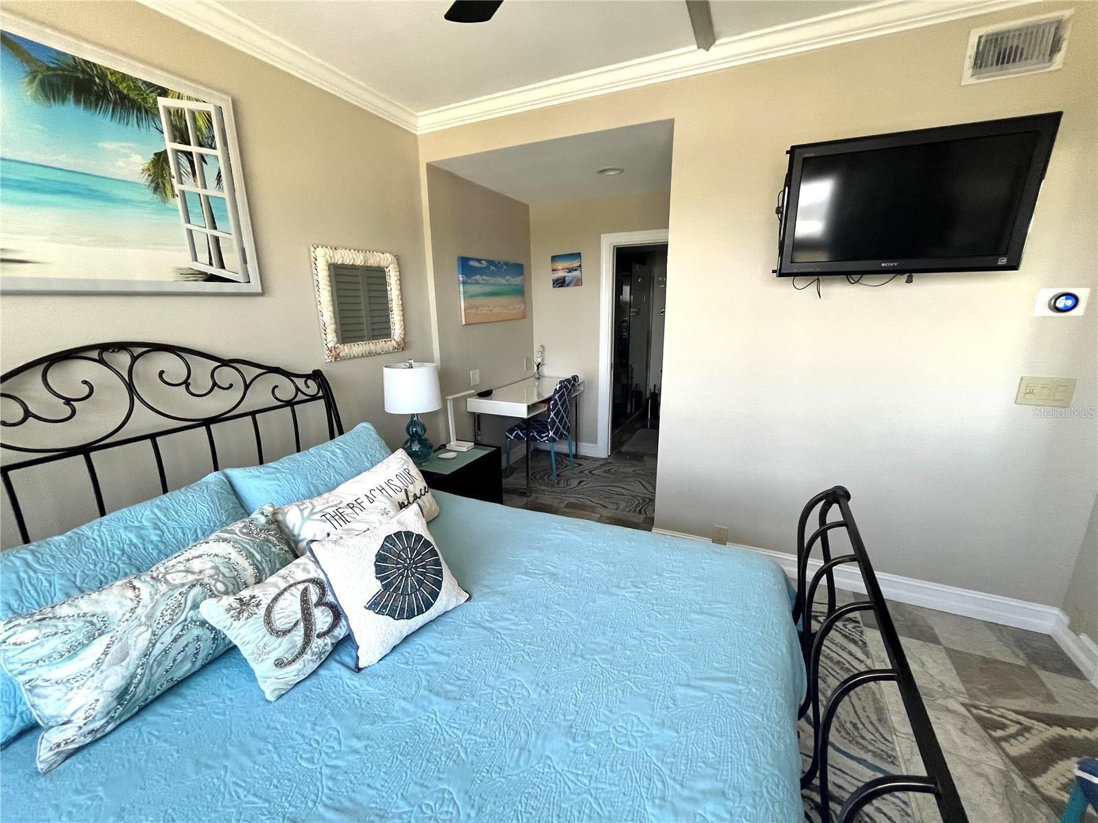 880 MANDALAY AVE #N610 — photo 47