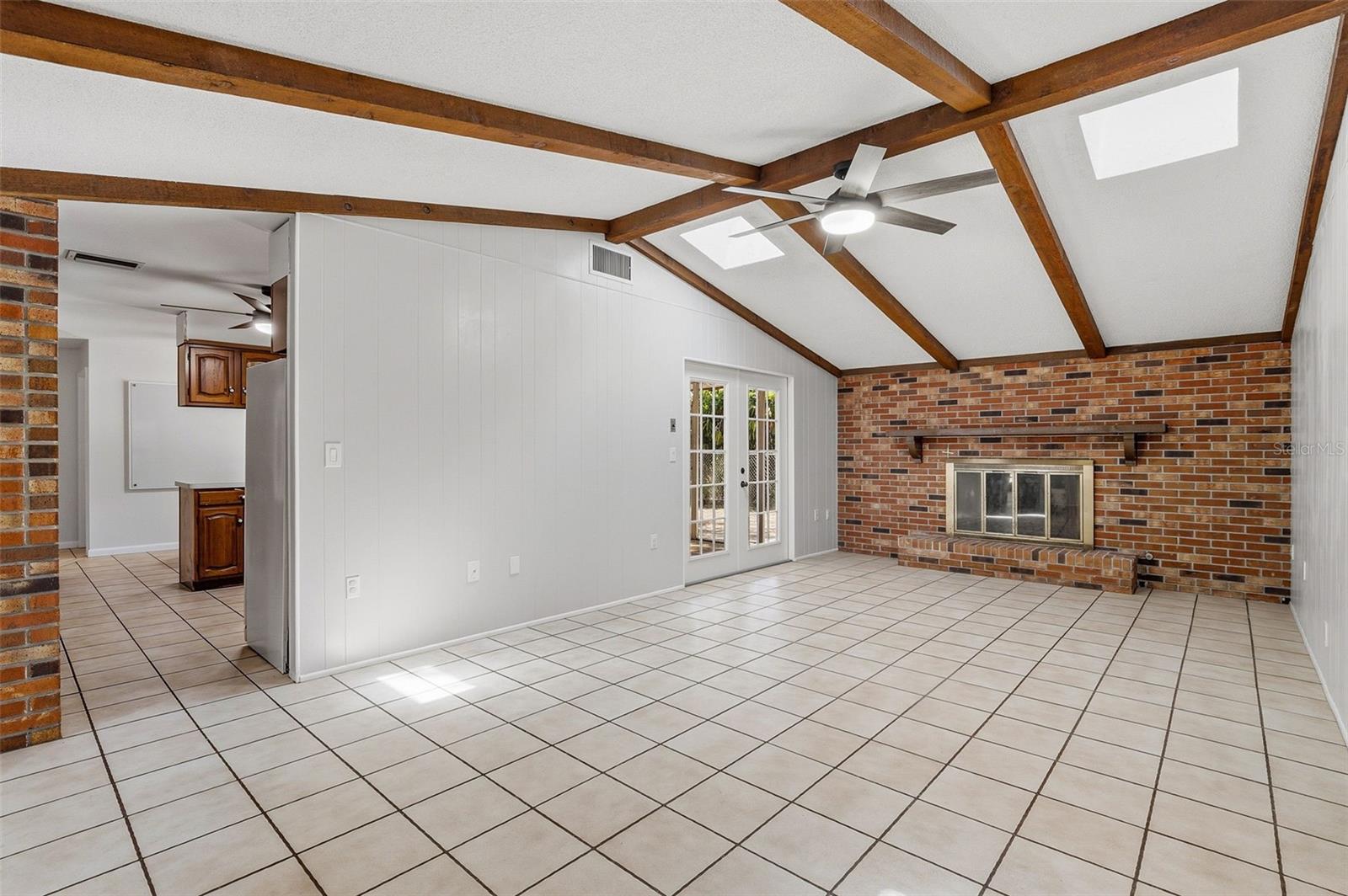 2749 GREENDALE DR — photo 14