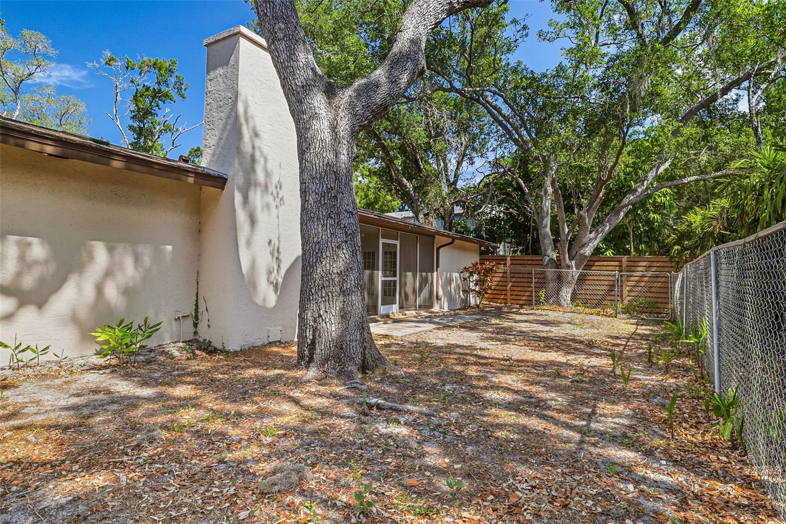 2749 GREENDALE DR — photo 34