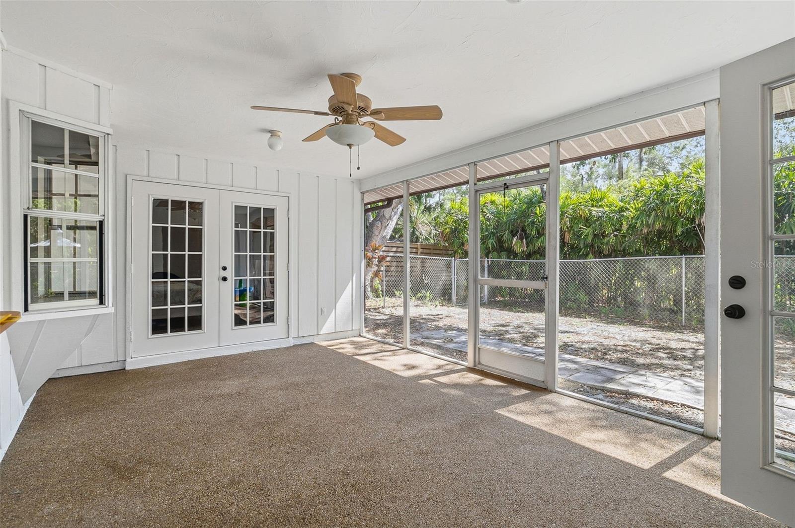 2749 GREENDALE DR — photo 32