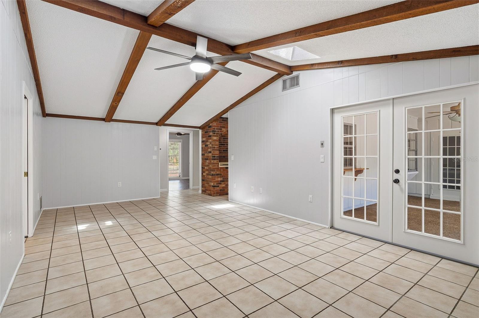 2749 GREENDALE DR — photo 15