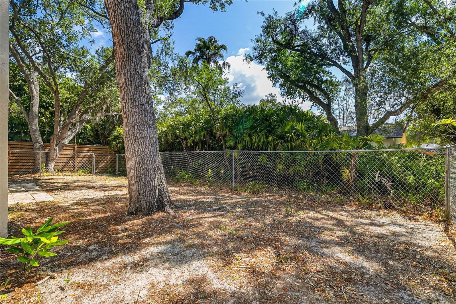 2749 GREENDALE DR — photo 35