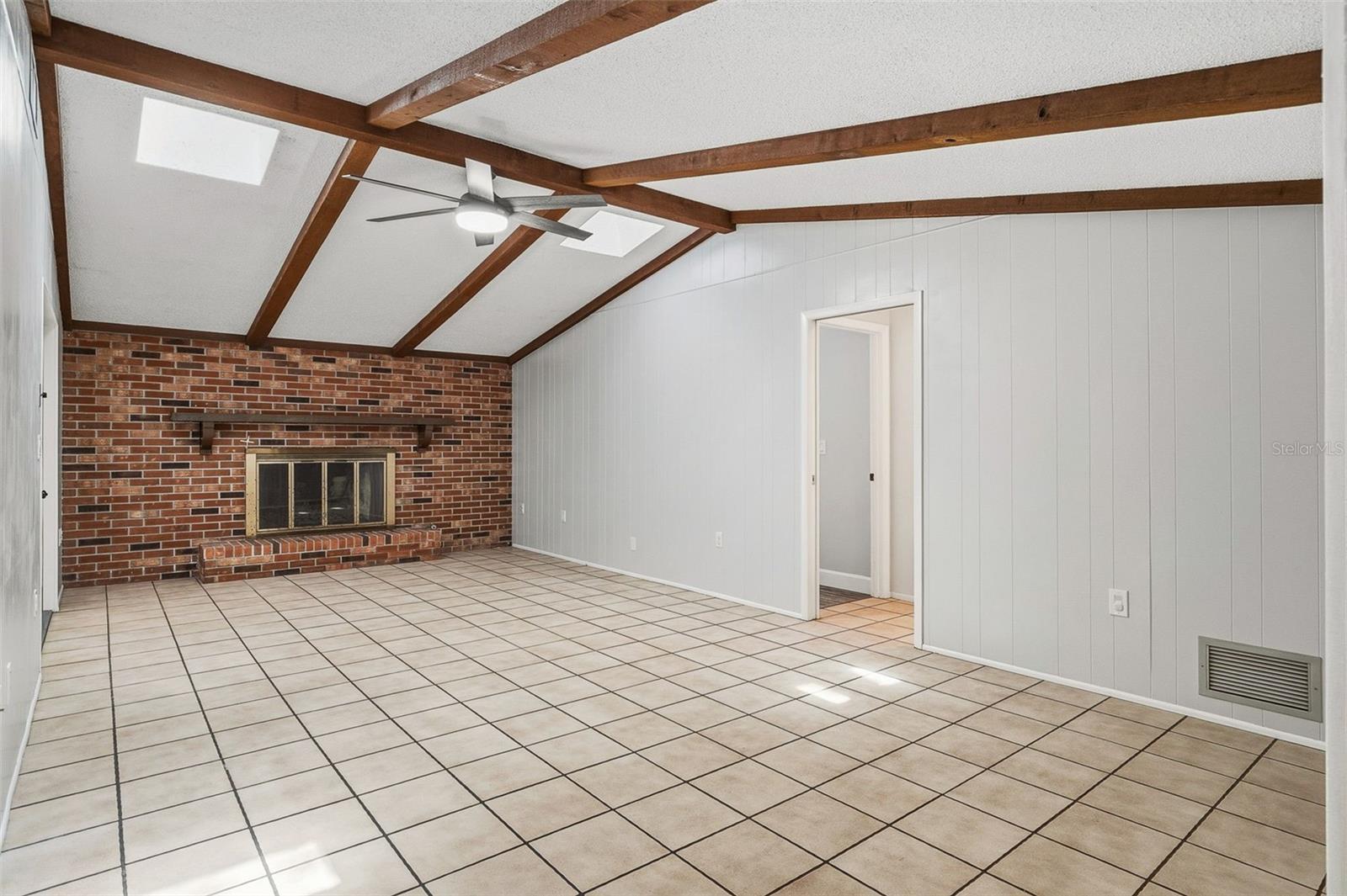2749 GREENDALE DR — photo 16