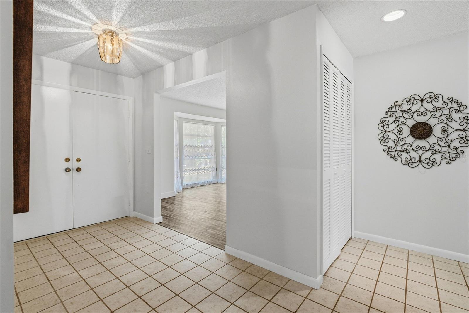 2749 GREENDALE DR — photo 6