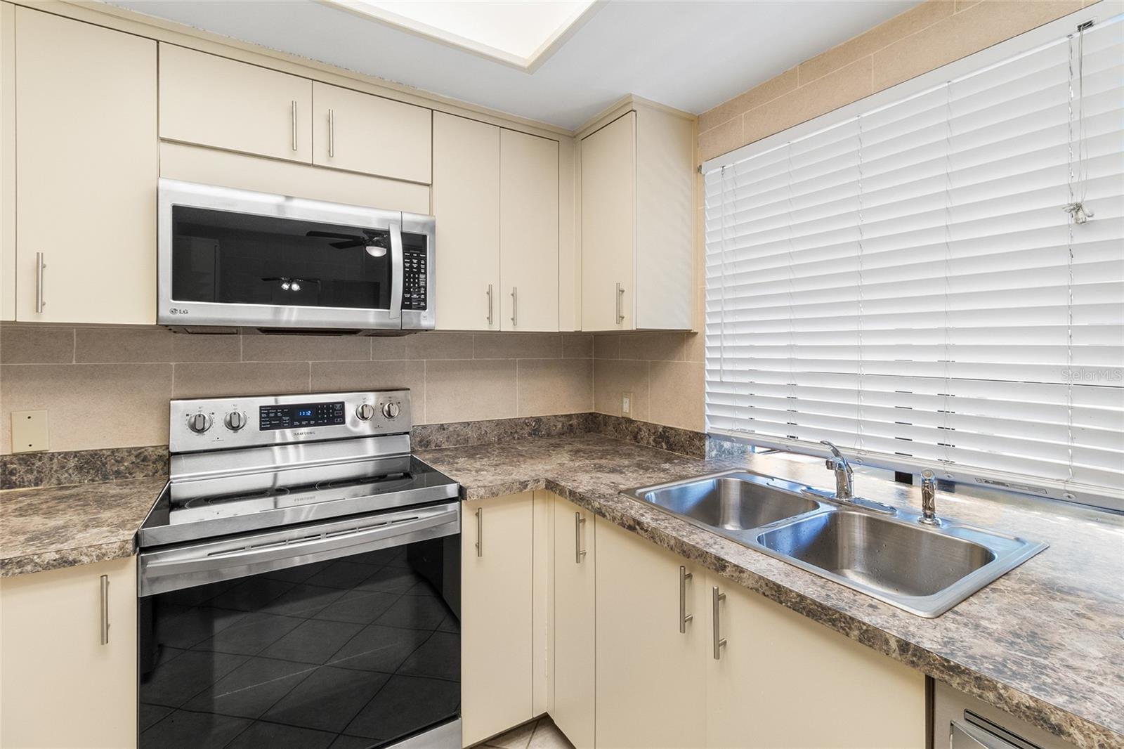 3016 LANDMARK BLVD #401 — photo 13
